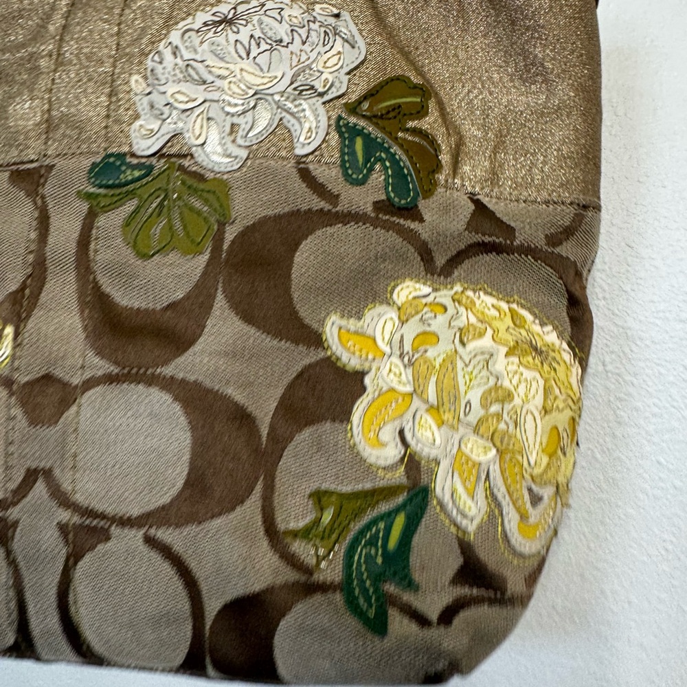 Coach Chrysanthemum or Peony Appliqué bag - Picture 3 of 15